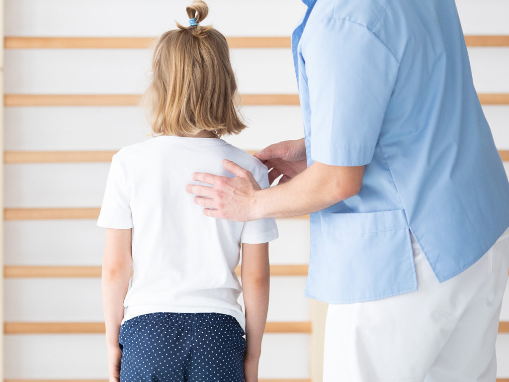 chiropractor for kid scoliosis